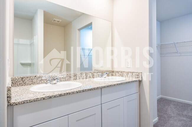 Building Photo - MOVE-IN SPECIAL: Large Home in Coolidge