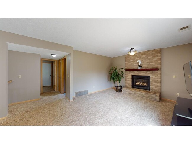 Building Photo - 2079 Woodbridge Way