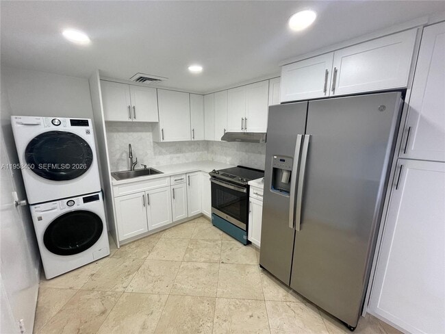 Building Photo - 2451 Brickell Ave