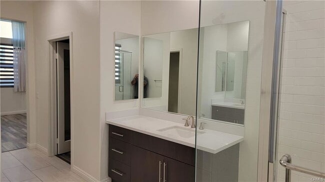 Building Photo - 112 Acamar