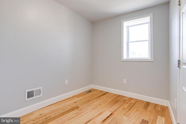 Building Photo - 2323 Whittier Ave