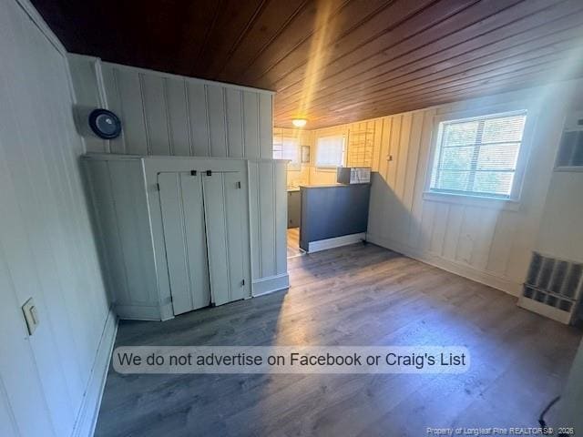 Building Photo - 201 Country Club Dr