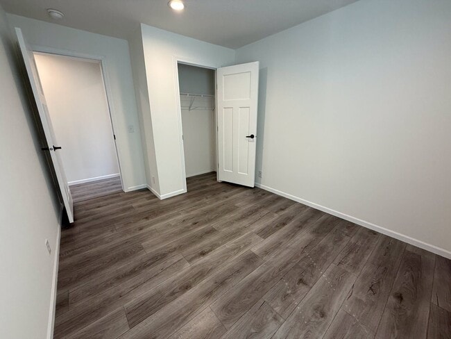 Building Photo - Spacious Pet-Friendly 3BR Home in Secure Belleville Neighborhood – Only $950/Month!
