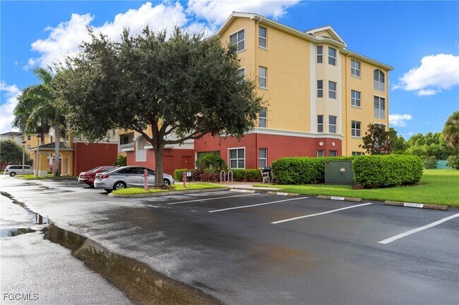 Building Photo - 11041 Gulf Reflections Drive