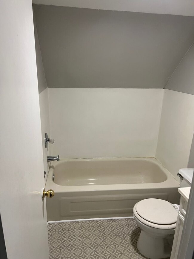 Building Photo - 1 Bed / 1 Bath unit near ISU campus