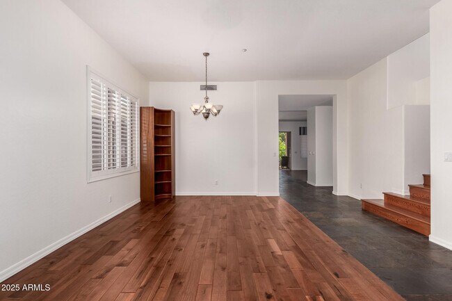 Building Photo - 10573 E Sheena Dr
