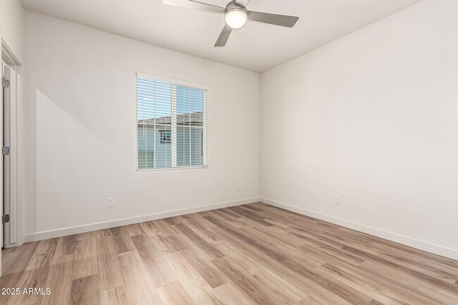 Building Photo - 6537 N 15th Dr