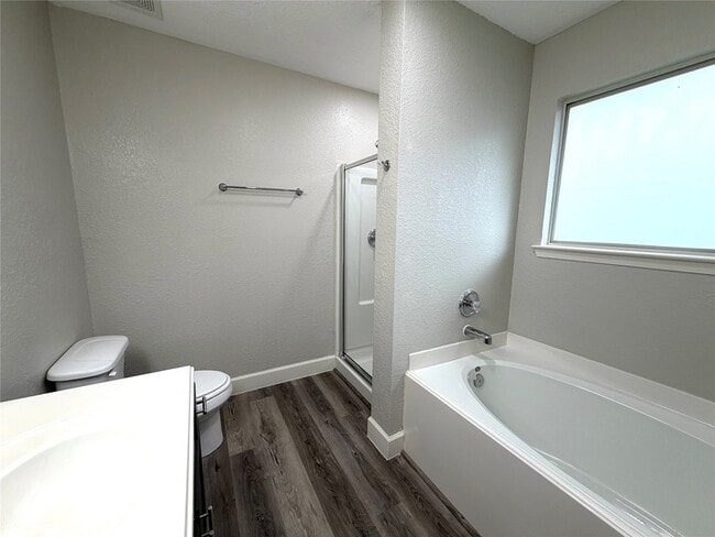 Building Photo - 10667 Cobblecreek Way