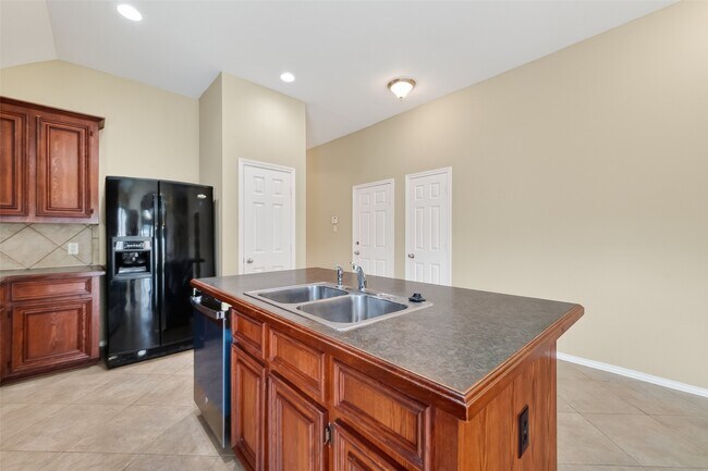 Building Photo - 2114 Thorn Berry Creek Ln