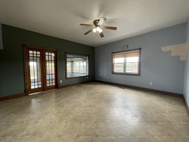 Building Photo - 7094 N 550 E