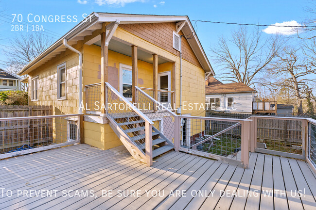 Building Photo - Cozy 2BR/1BA Bungalow with Artist Touches ...