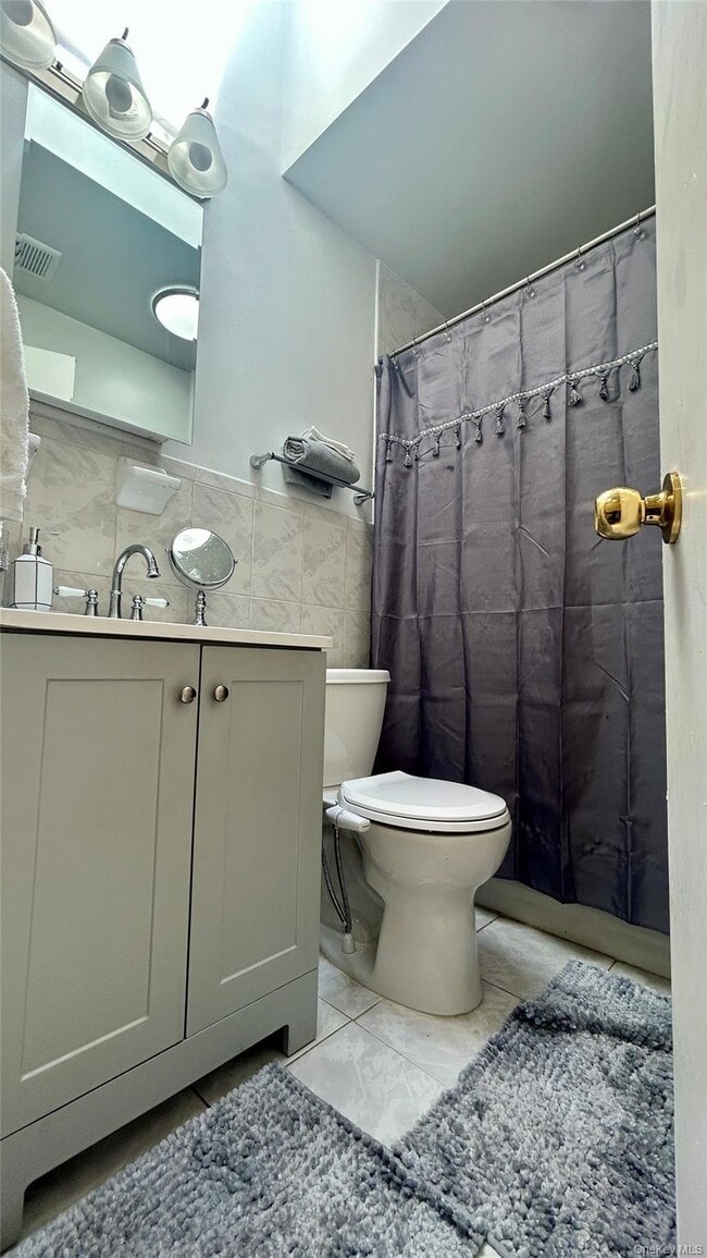 Building Photo - 844 Hancock St