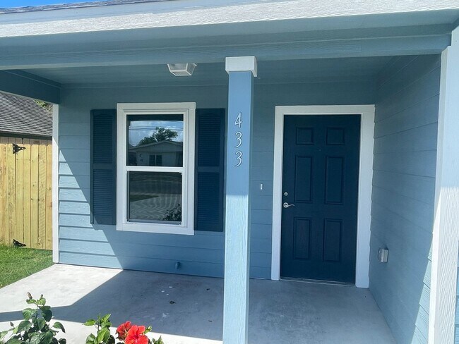 Building Photo - New home