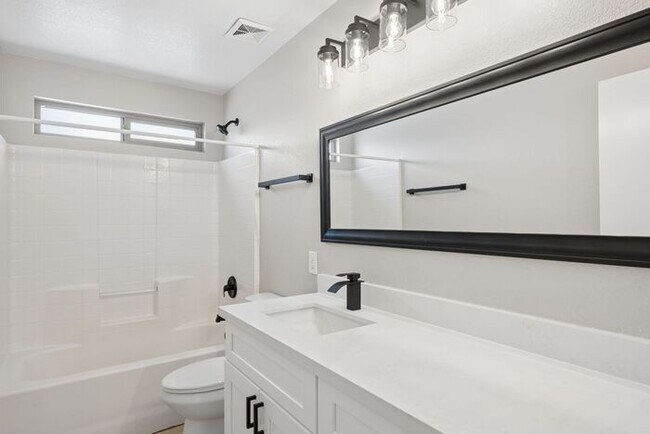 Building Photo - 40130 N Costa Del Sol Dr