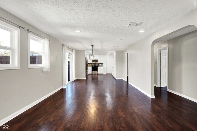 Building Photo - 301 W Pierce St