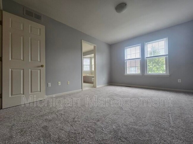 Building Photo - 4351 Hunters Cir W