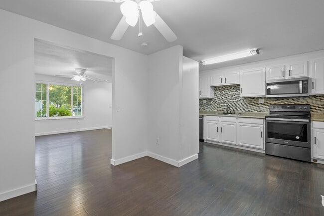 Building Photo - 4638 Vallejo Dr