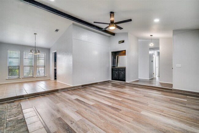 Building Photo - 3108 Kensington Dr