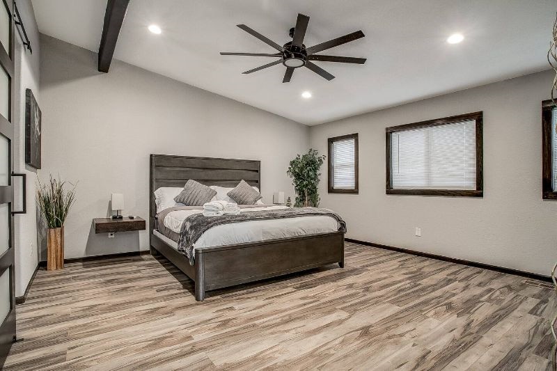 Building Photo - 1146 E Gudgell Ave