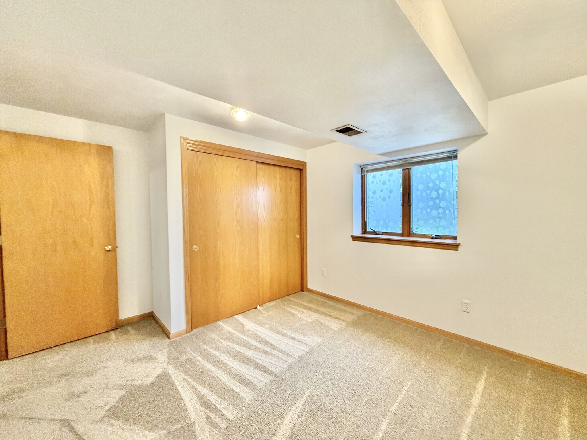 Building Photo - 1124-1126 Brown Dr