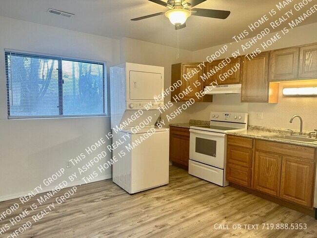 Building Photo - 1120 Yuma St