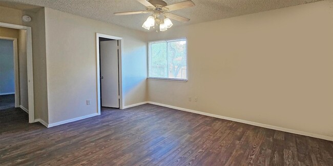 Building Photo - 11904 Hardwood Trail
