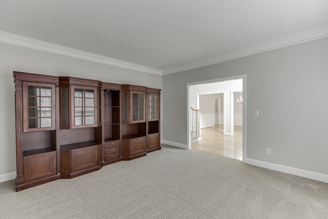 Building Photo - 9345 Riverclub Pkwy