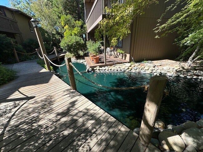 Building Photo - Cute and Cozy 1 Bedroom Condo in Gated Tim...