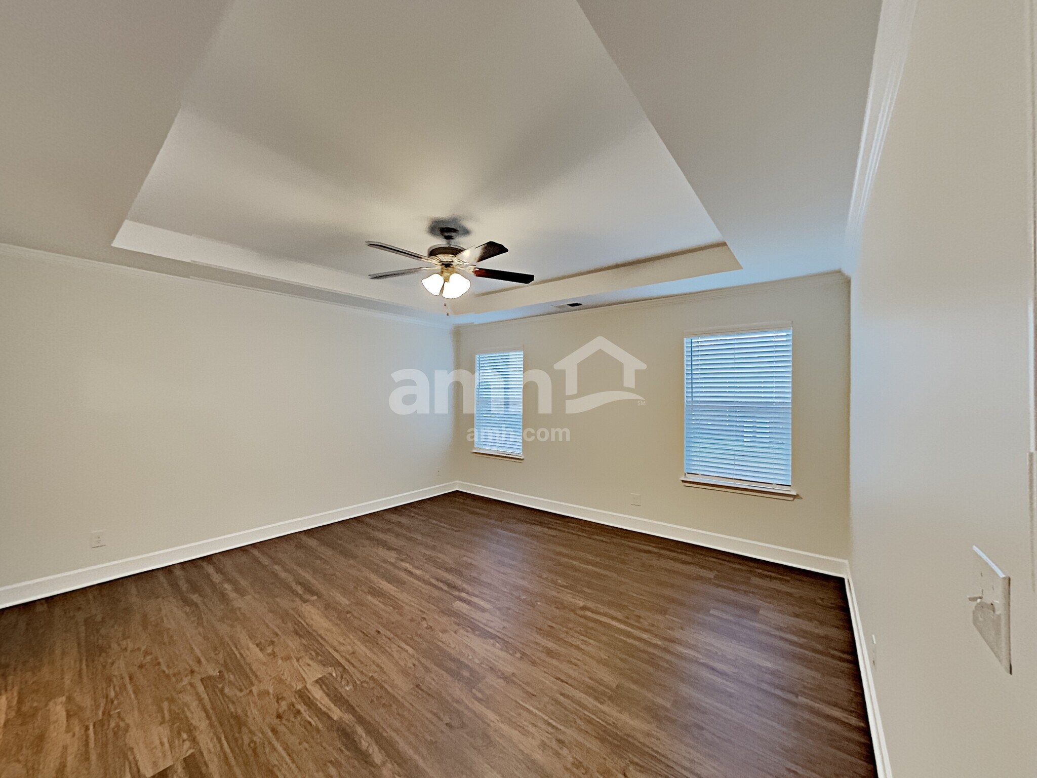 Building Photo - 4500 Tarpon Dr