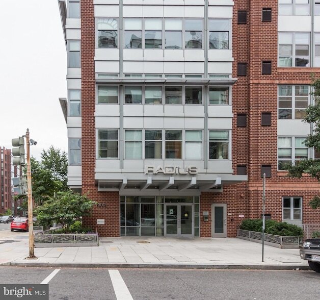 Building Photo - 1300 N St NW