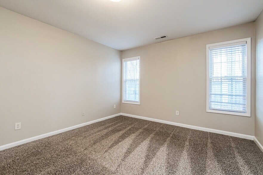 Building Photo - 4012 Mindspring Dr