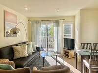 Building Photo - Fully Furnished 2 Bedroom - Queen Anne Ave!