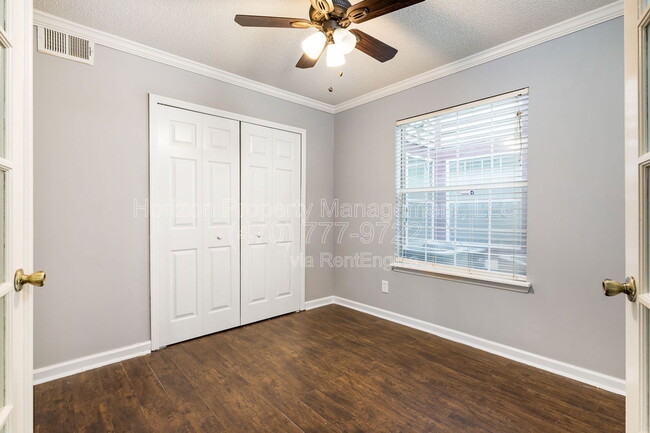 Building Photo - 214 St Andrews Ct