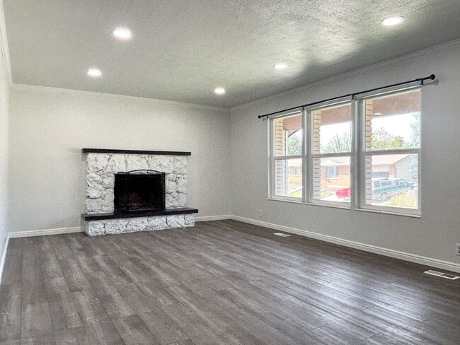 Building Photo - 856 E Park Mesa Way