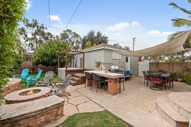Building Photo - Beautiful Summer Home | Gorgoeus Yard | 3-...