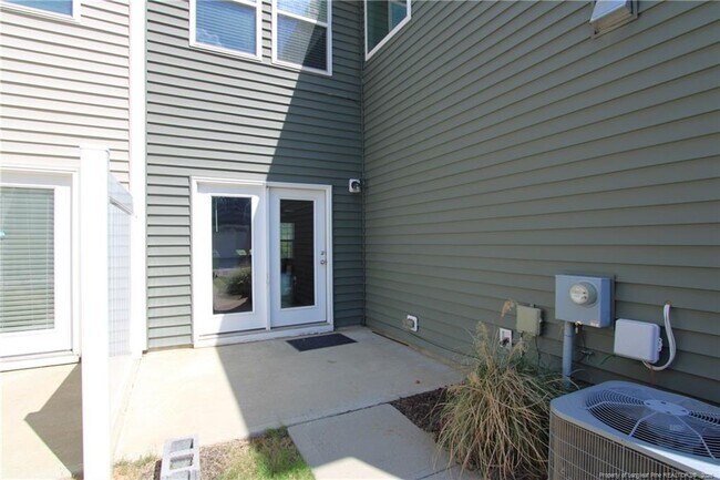 Building Photo - 1043 Myers Point Dr