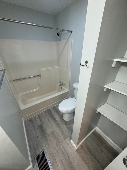 Building Photo - 15002 Old Taylorsville Rd