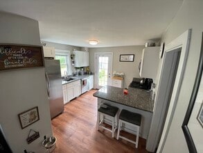 Building Photo - 76 Houlton St