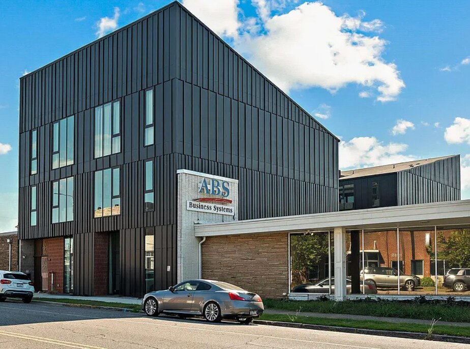 Building Photo - 2323 2nd Ave S