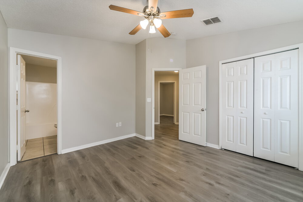 Building Photo - 1323 Dover Dr