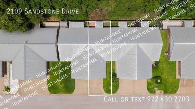 Building Photo - 2109 Sandstone Dr