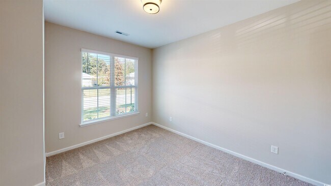 Building Photo - 86 Racquet Club Dr