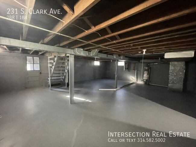 Building Photo - 231 S Clark Ave