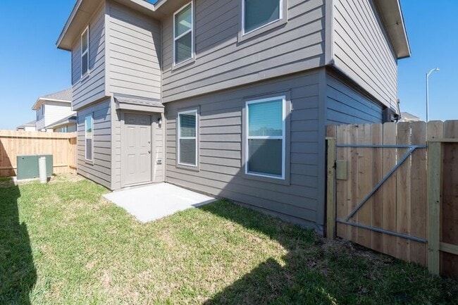 Building Photo - 18511 Paddys Crk Trl