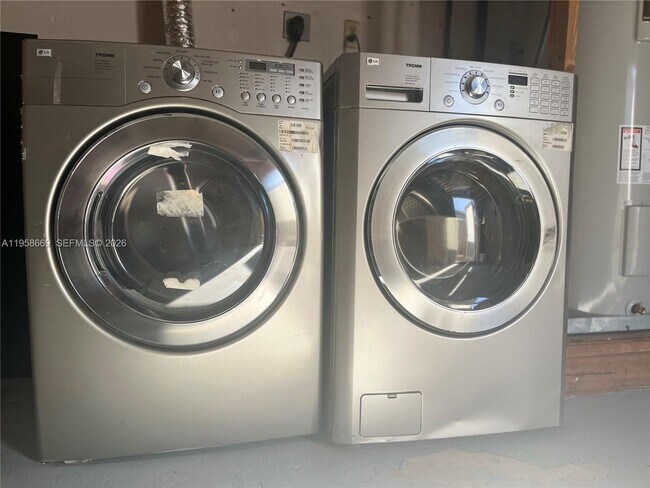 Building Photo - 9200 SW 54th St