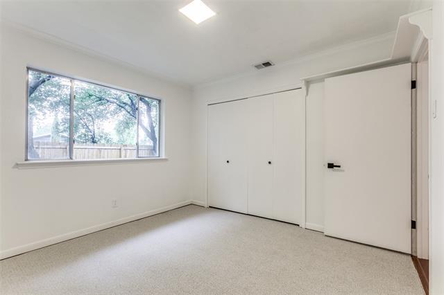 Building Photo - 2718 Runningbrook Ln