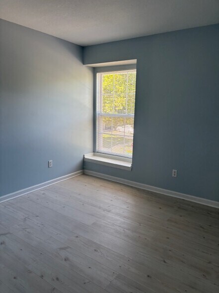 Bedroom 2 - 14908 Riggs St