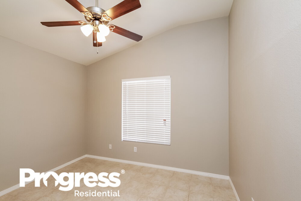 Building Photo - 5560 Merriweather Dr