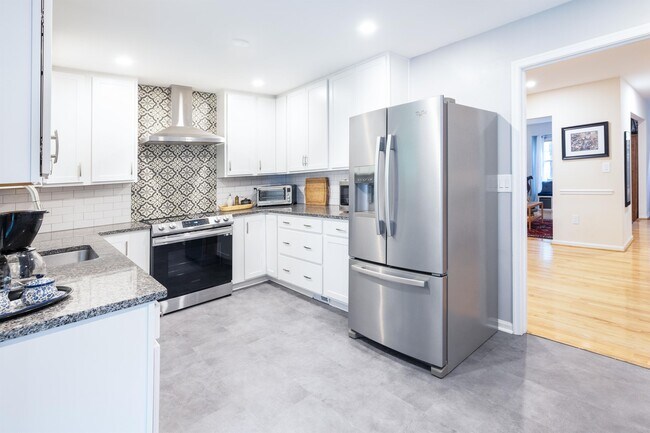 Building Photo - 9843 Campbell Dr