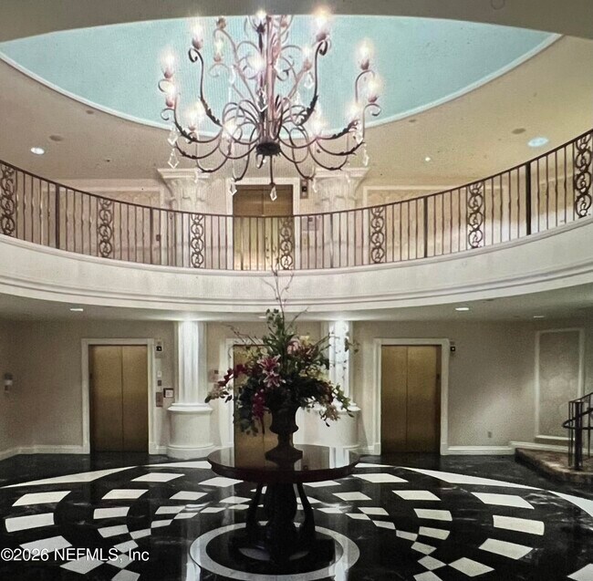 Building Photo - 400 E Bay St